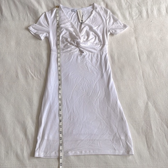 OLIVACEOUS Short Sleeve Twist Front Mini Dress Size Small - Picture 4 of 7